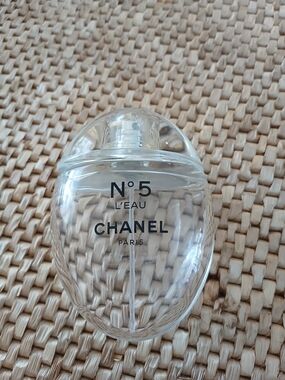 CHANEL N°5 L'EAU Clear Glass Perfume Bottle. Epmty